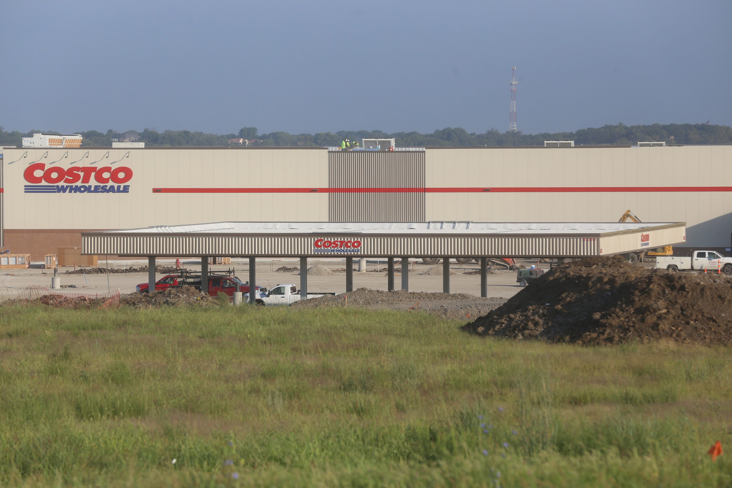 Town Talk | An update on opening day rumors for Lawrence’s Costco, plus a look at the company’s wages as hiring begins